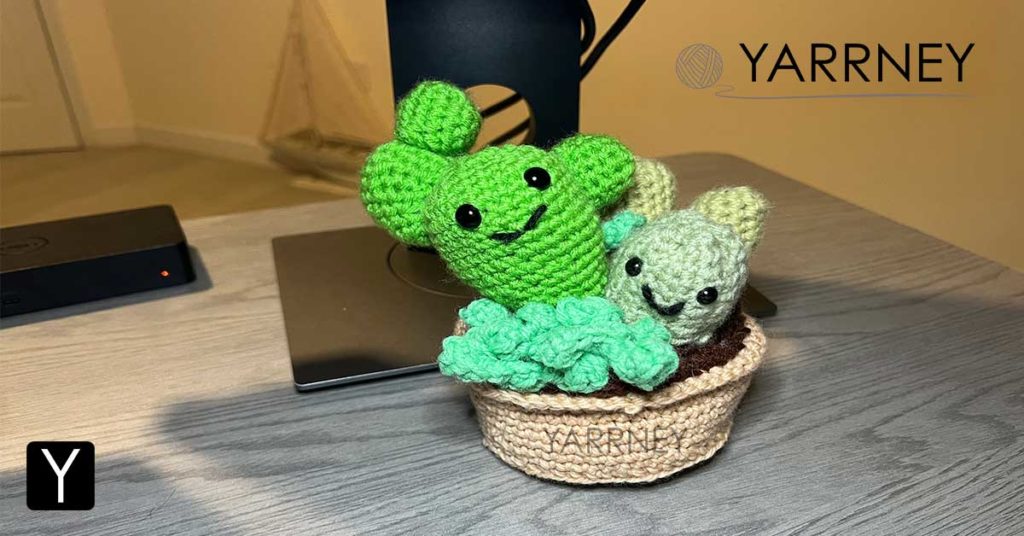 Free Yarrney crochet cactus planter pattern