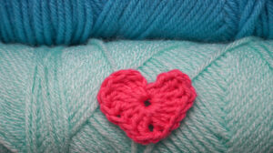 crochet a small heart for free